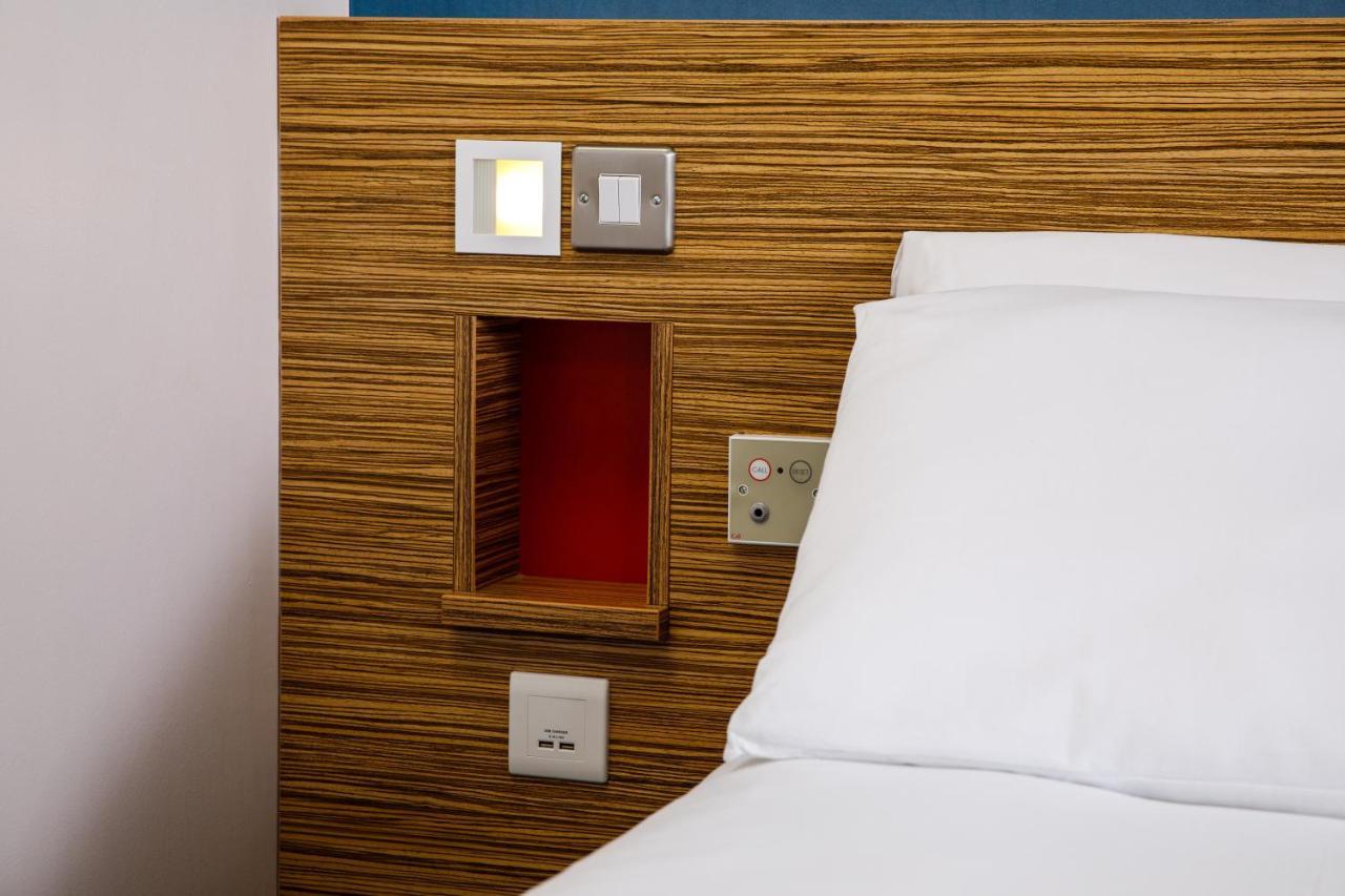 Ibis Budget London Heathrow Terminal 5 Hillingdon Exterior photo