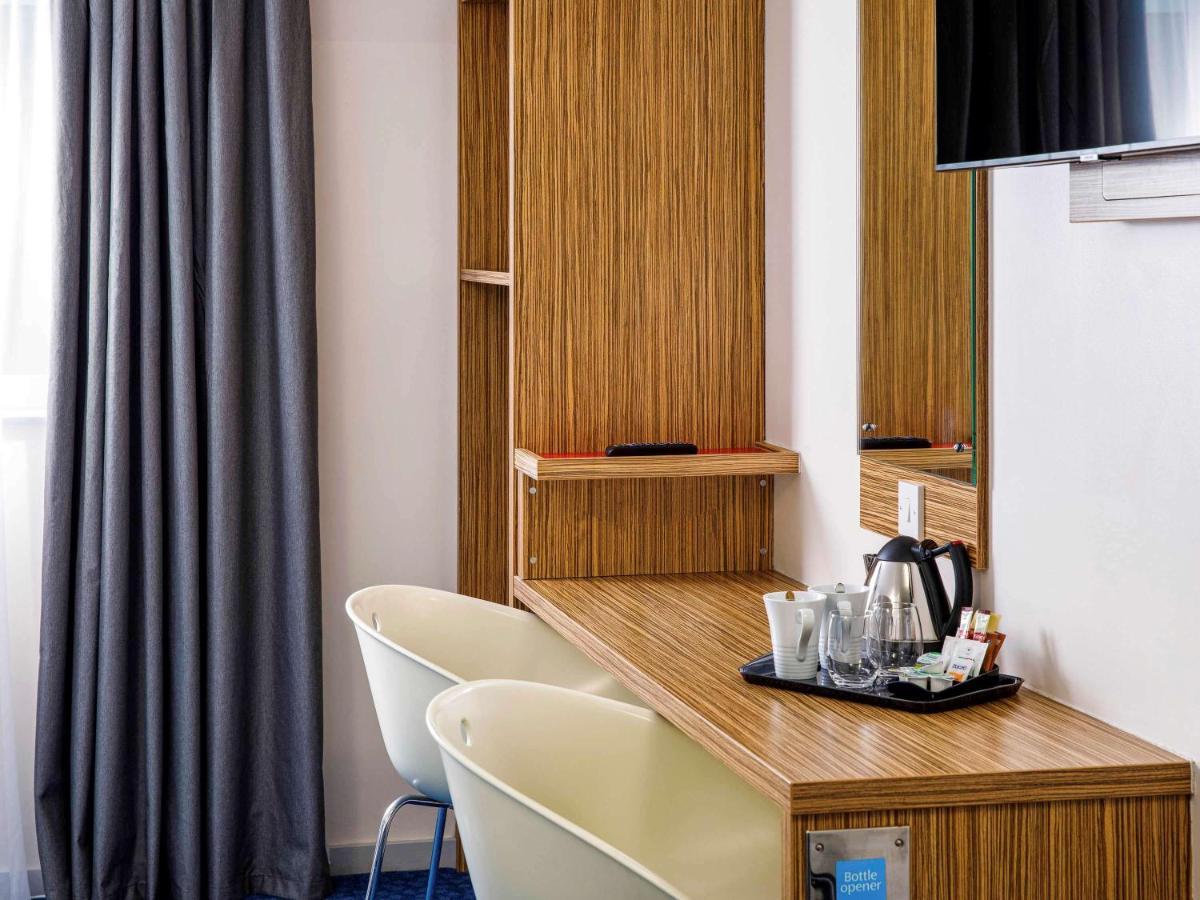 Ibis Budget London Heathrow Terminal 5 Hillingdon Exterior photo